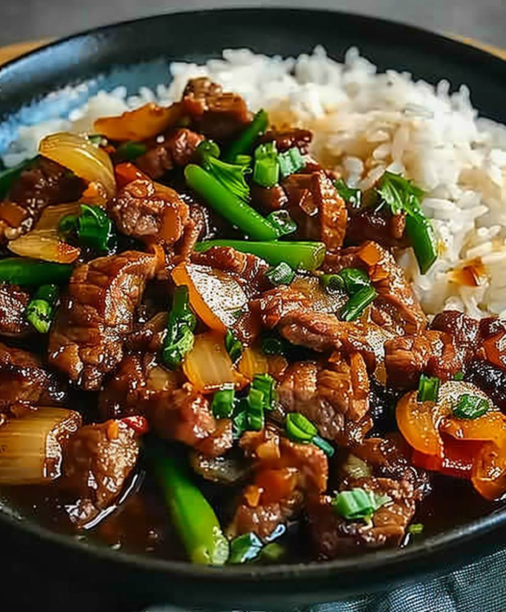 Chinesisches Rindfleisch mit Zwiebeln
